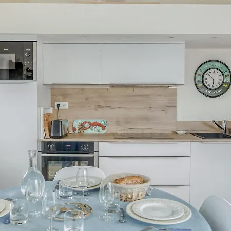 Fleurs D'ajoncs By Interhome